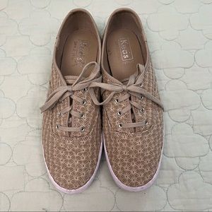 Keds Womens Champion Embroidered Mini Daisy Print Sneaker in Khaki — size 8